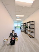 800 SE 4th Ave, Hallandale Beach, FL for lease Interior Photo- Image 2 of 7