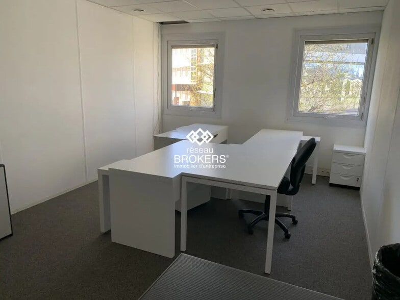 Bureau dans Échirolles à louer - Photo intérieure - Image 2 de 17