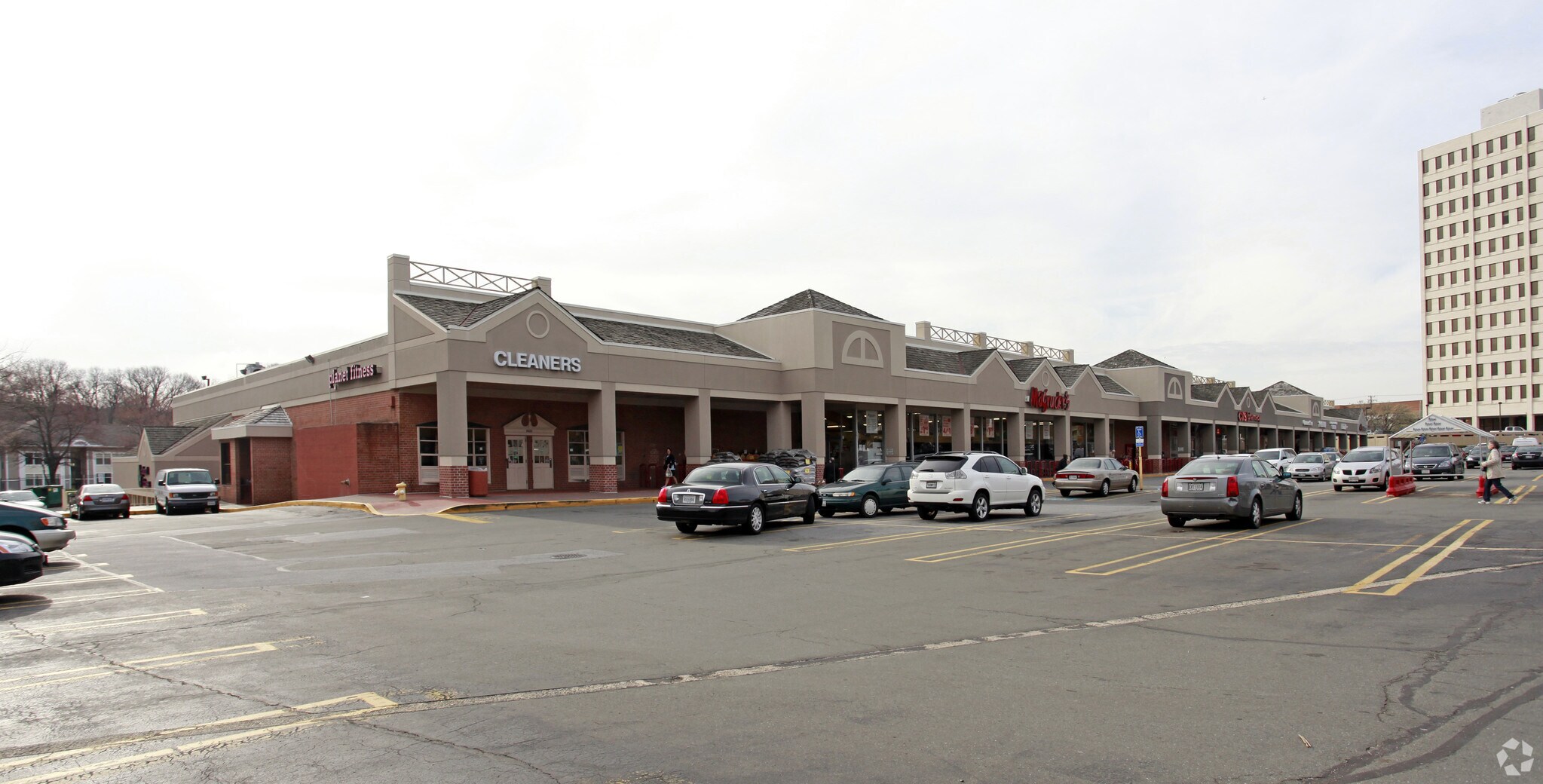 4600-4620 Kenmore Ave, Alexandria, VA for lease Primary Photo- Image 1 of 6