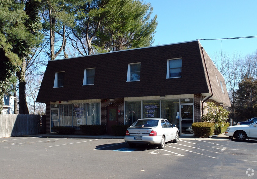 13-15 Henry Ave, Feasterville Trevose, PA for lease - Building Photo - Image 2 of 2