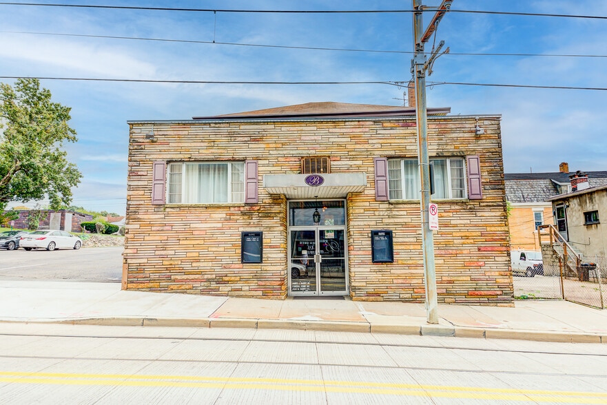 608 E Warrington Ave, Pittsburgh, PA for lease - Building Photo - Image 2 of 20