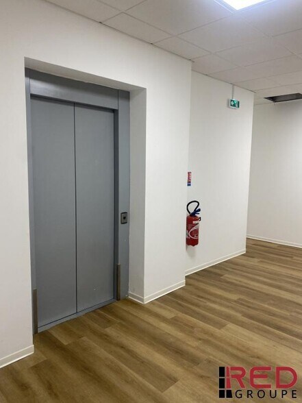 Bureau dans Aubagne à louer - Photo intérieure - Image 2 de 4