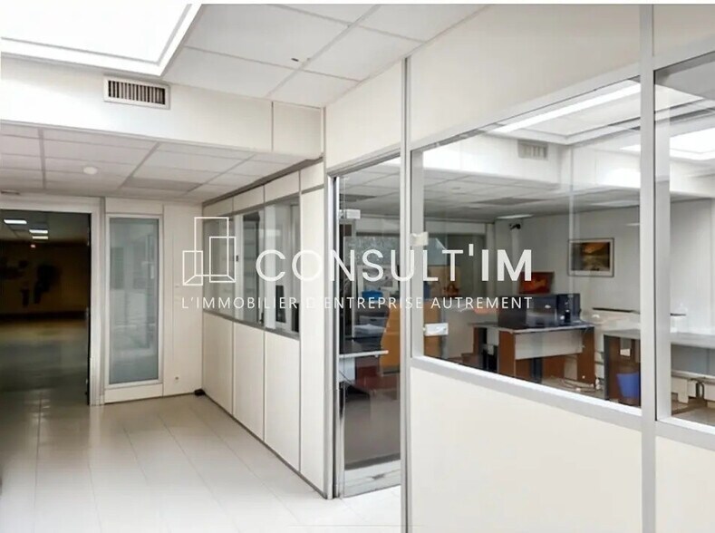 Bureau dans Saint-Cloud à vendre - Photo du bâtiment - Image 3 de 7