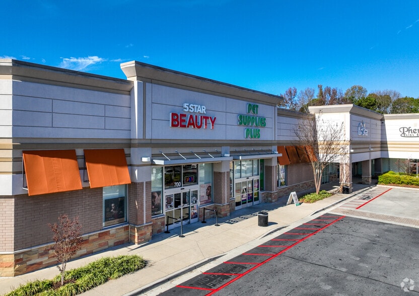 3240 S Cobb Dr, Smyrna, GA for lease - Building Photo - Image 2 of 11