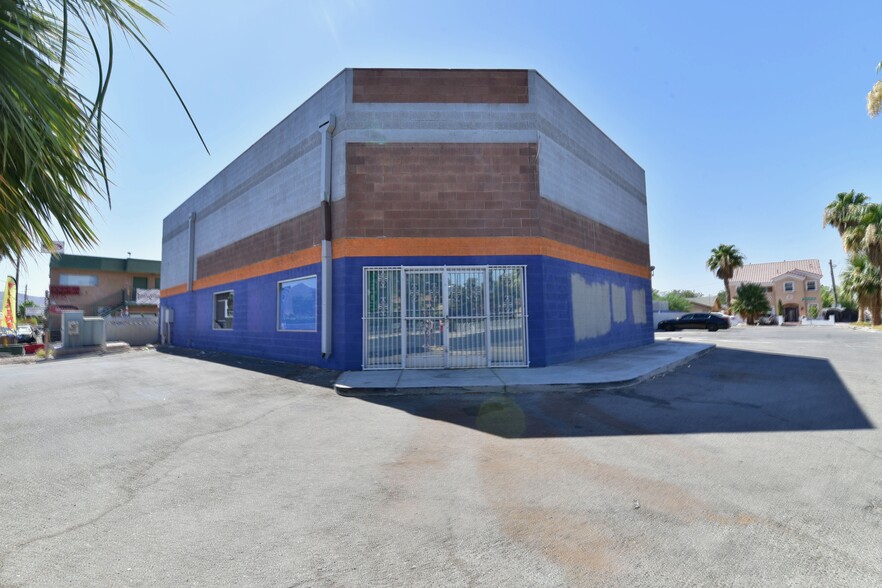 4805 E Charleston Blvd, Las Vegas, NV à vendre - Photo du bâtiment - Image 1 de 1