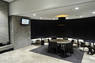 9 Yarra St, South Yarra for lease Interior Photo- Image 1 of 11