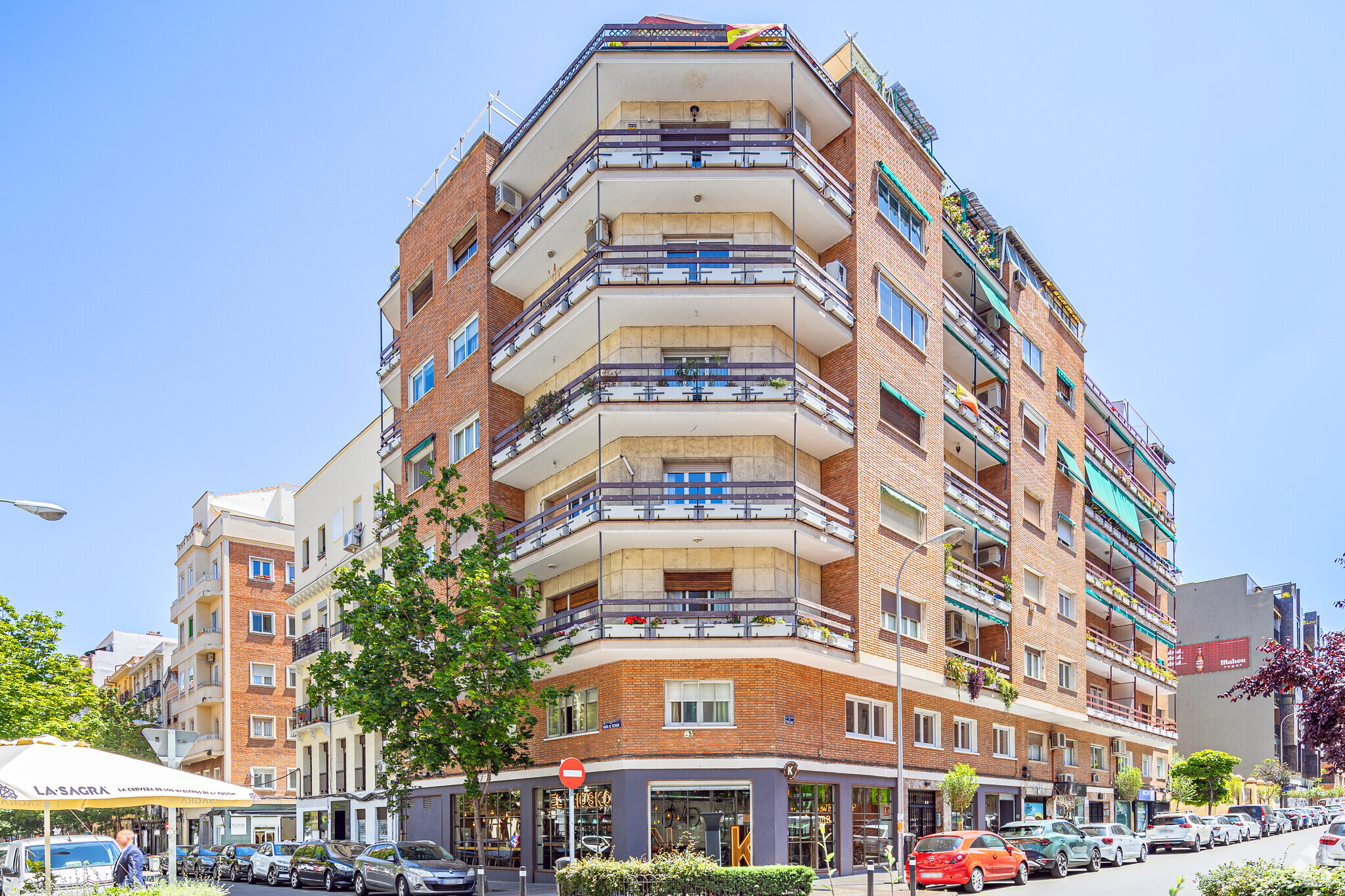 Calle de Ponzano, 74, Madrid, Madrid for sale Primary Photo- Image 1 of 3