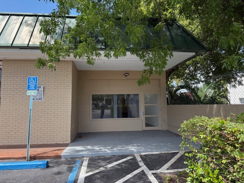 8320 SW 124th St, Miami, FL for lease - Building Photo - Image 3 of 6