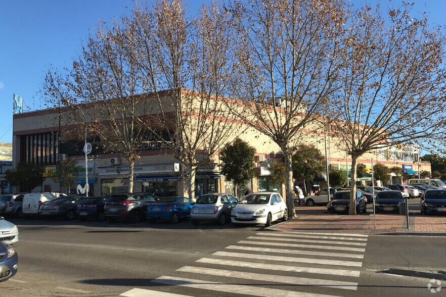 Calle Molino de Viento, 12, Colmenar Viejo, Madrid à vendre - Photo du bâtiment - Image 2 de 5