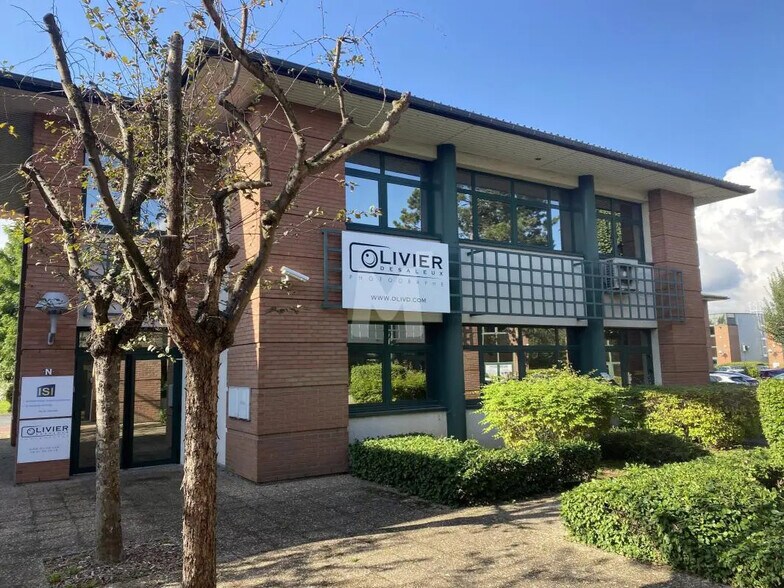 Office in Évry-Courcouronnes for lease - Building Photo - Image 2 of 3