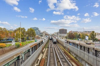 18-32 Terrasse Bellini, Puteaux, HDS - AERIAL map view