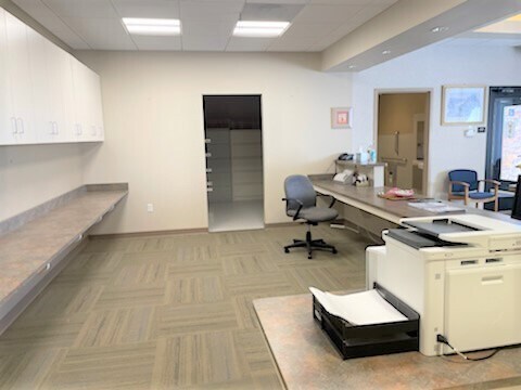 208 Flax Dr, Highland, IL à louer - Photo intérieure - Image 3 de 5