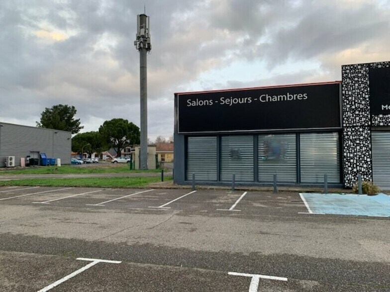 Retail in Avignon for lease - Building Photo - Image 3 of 4