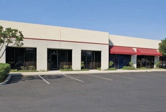 13600-13640 Imperial Hwy, Santa Fe Springs, CA à louer Photo du bâtiment- Image 1 de 3