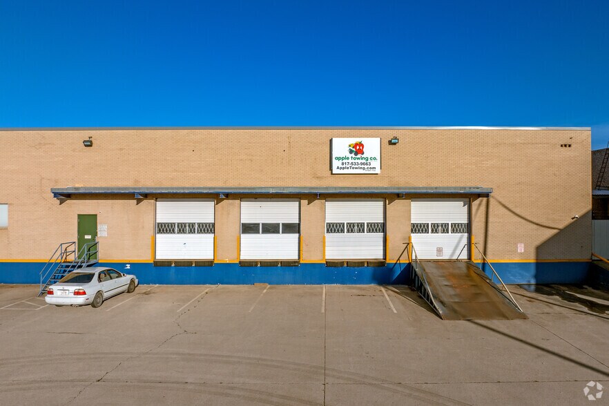 3200 E Randol Mill Rd, Arlington, TX à louer - Photo du bâtiment - Image 2 de 5