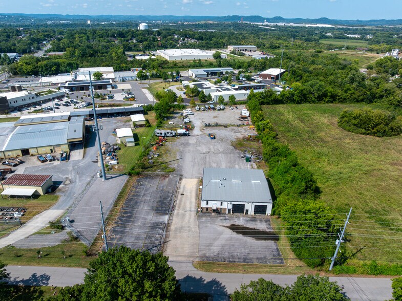 3333 Hydes Ferry Pike, Nashville, TN à louer - Photo du bâtiment - Image 3 de 7