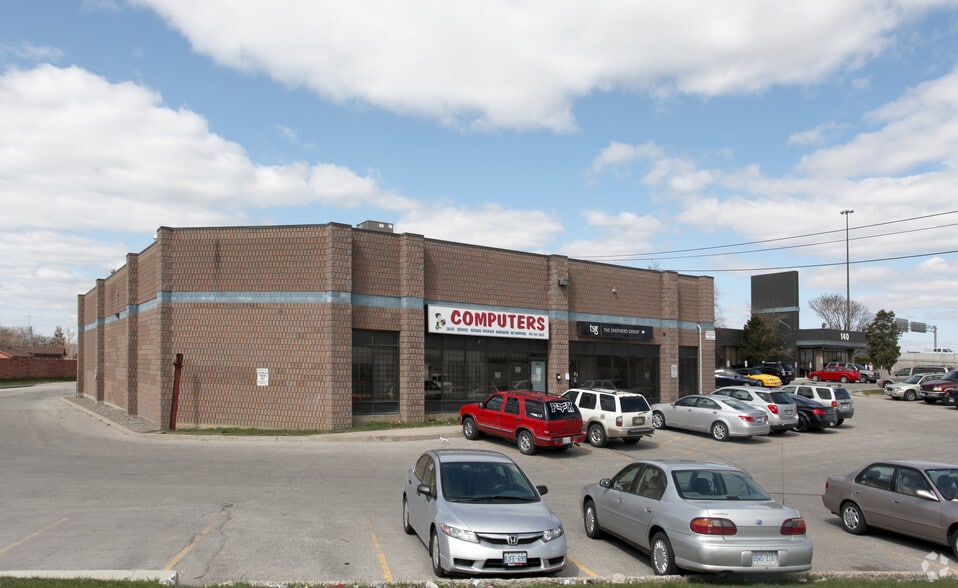 140 Wendell Ave, Toronto, ON for lease - Building Photo - Image 2 of 5