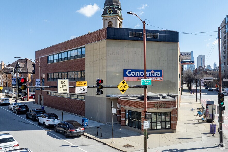 1030 W Chicago Ave, Chicago, IL for lease - Building Photo - Image 2 of 7