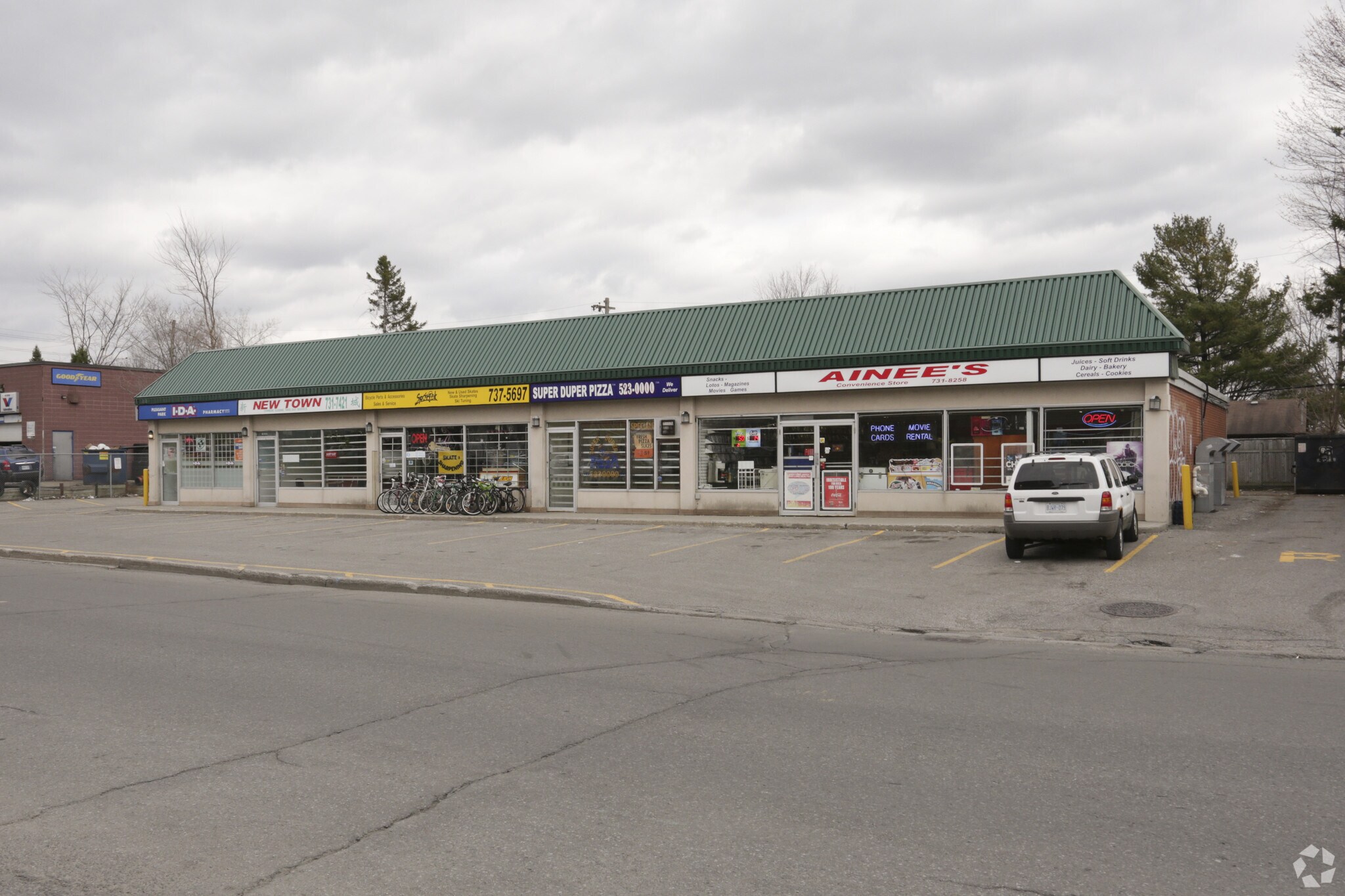 1016-1028 Pleasant Park Rd, Ottawa, ON for sale Primary Photo- Image 1 of 1