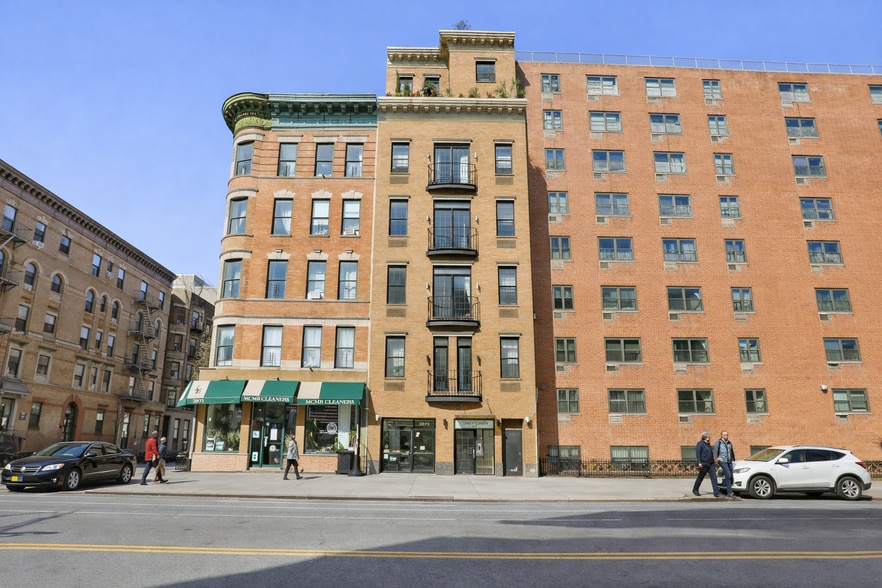 2073 Frederick Douglas Blvd, New York, NY à louer - Photo du bâtiment - Image 2 de 4