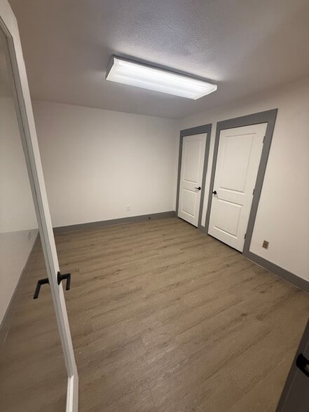 1291 E Common St, New Braunfels, TX for lease - Building Photo - Image 2 of 7