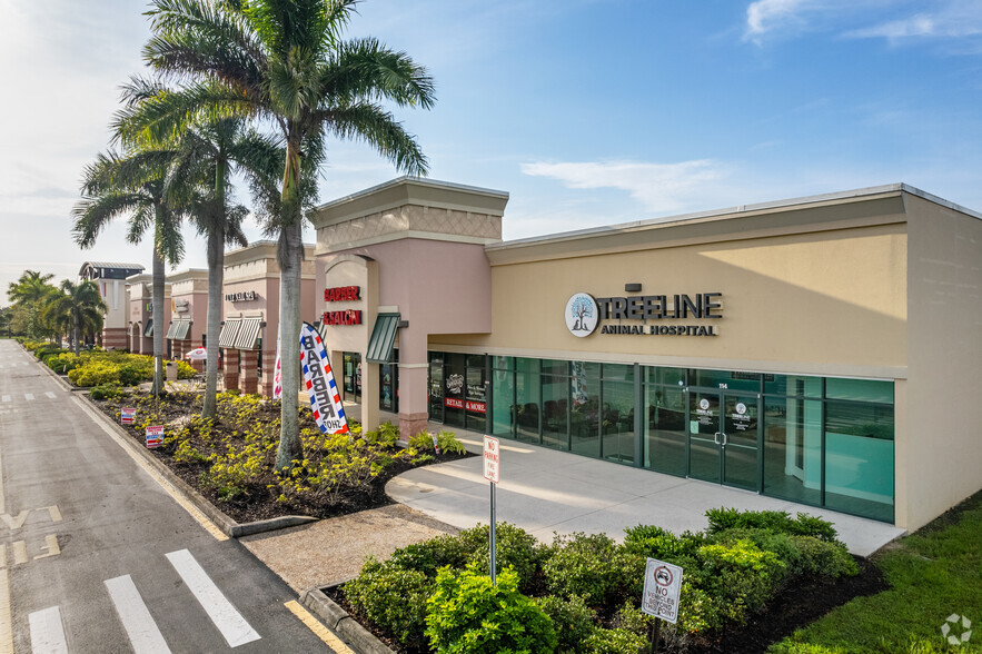 10580 Colonial Blvd, Fort Myers, FL for sale - Primary Photo - Image 1 of 1