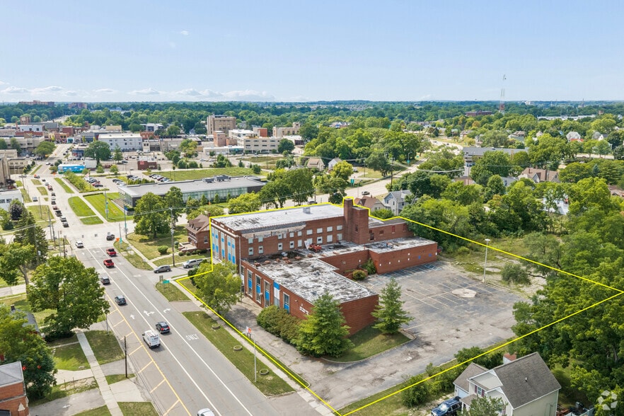131 University Dr, Pontiac, MI for sale - Aerial - Image 1 of 34