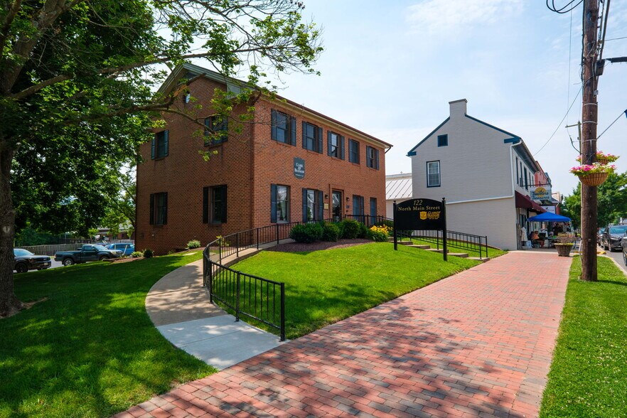 122 N Main St, Woodstock, VA for lease - Building Photo - Image 2 of 20