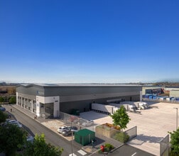 Sundon Park Rd, Streatley for lease Building Photo- Image 2 of 9