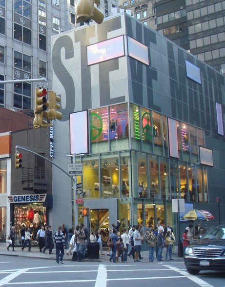 720 Lexington Ave, New York, NY à vendre - Photo principale - Image 1 de 5