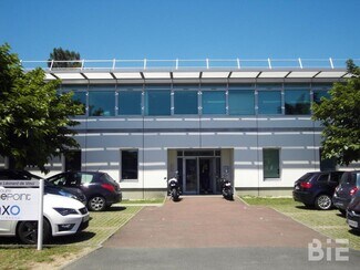 Plus de détails pour 28 Avenue Léonard De Vinci, Pessac - Bureau à louer