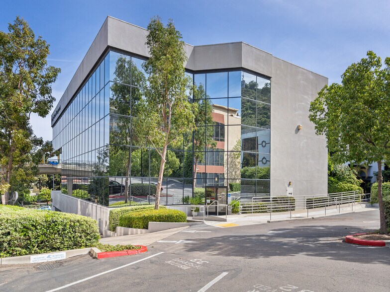 2763 Camino del Rio S, San Diego, CA à louer - Photo du bâtiment - Image 3 de 9