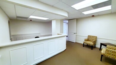 2300 Glades Rd, Boca Raton, FL for lease Interior Photo- Image 2 of 2