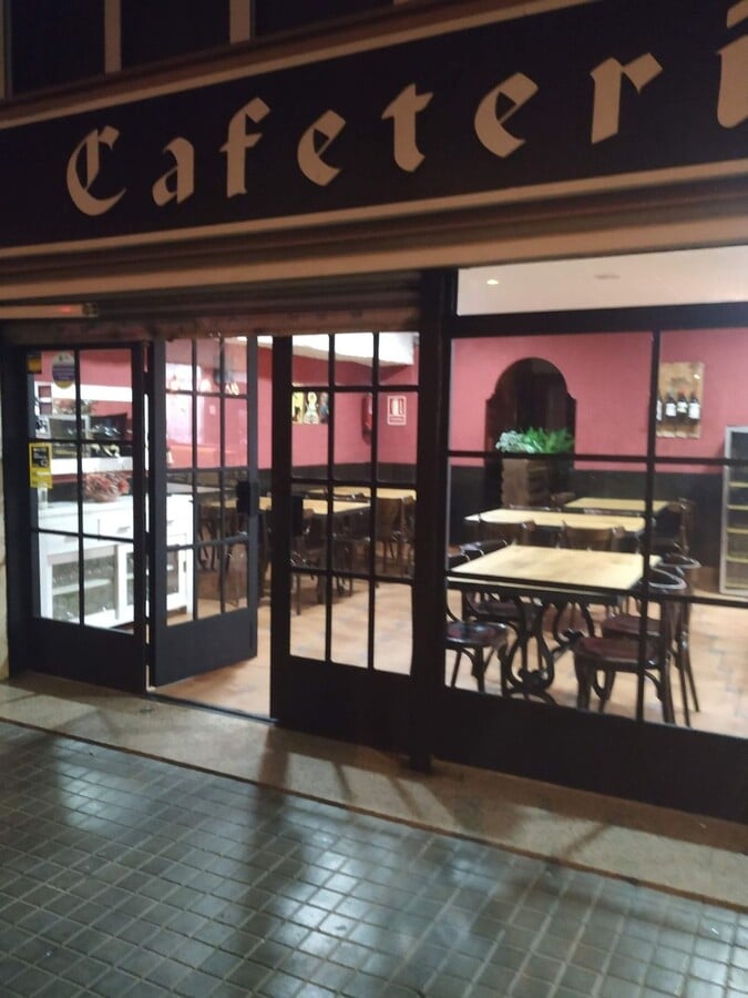 L'Hospitalet de Llobregat, BAR 08908 - - - Photo intérieure - Image 1 of 6