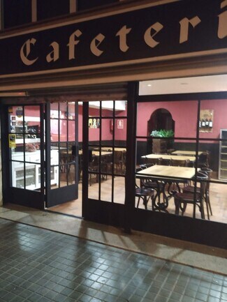 Plus de détails pour Multi-résidentiel à vendre