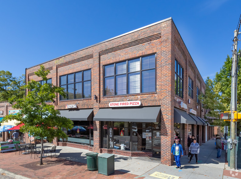 100 W Franklin St, Chapel Hill, NC à vendre - Photo principale - Image 1 de 1