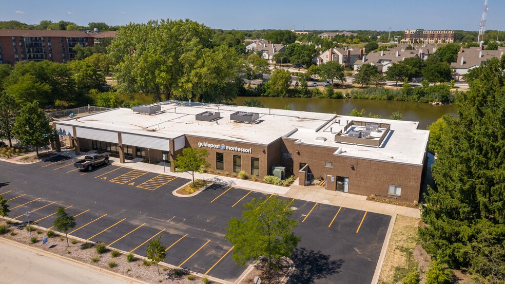 22 Kristin Dr, Schaumburg, IL for lease - Building Photo - Image 2 of 5