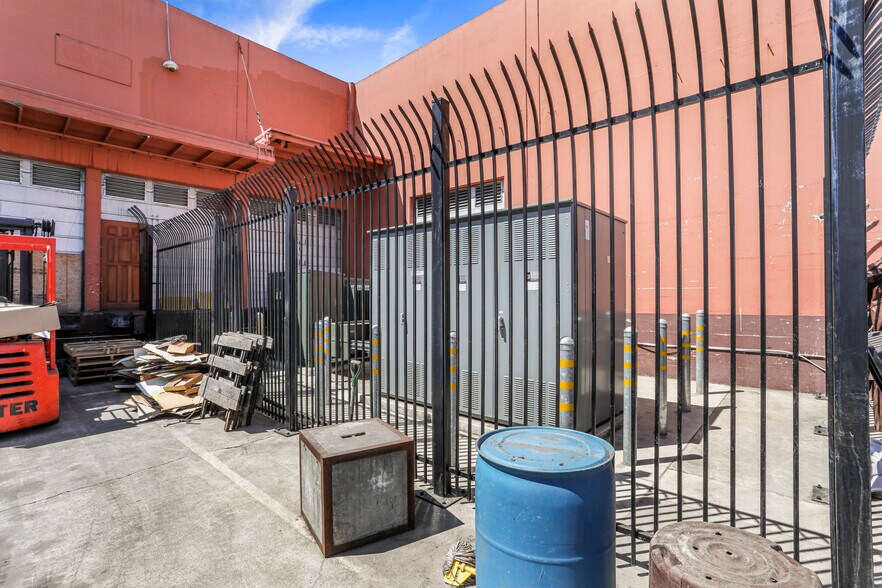 916 98th Ave, Oakland, CA à louer - Photo du bâtiment - Image 3 de 10