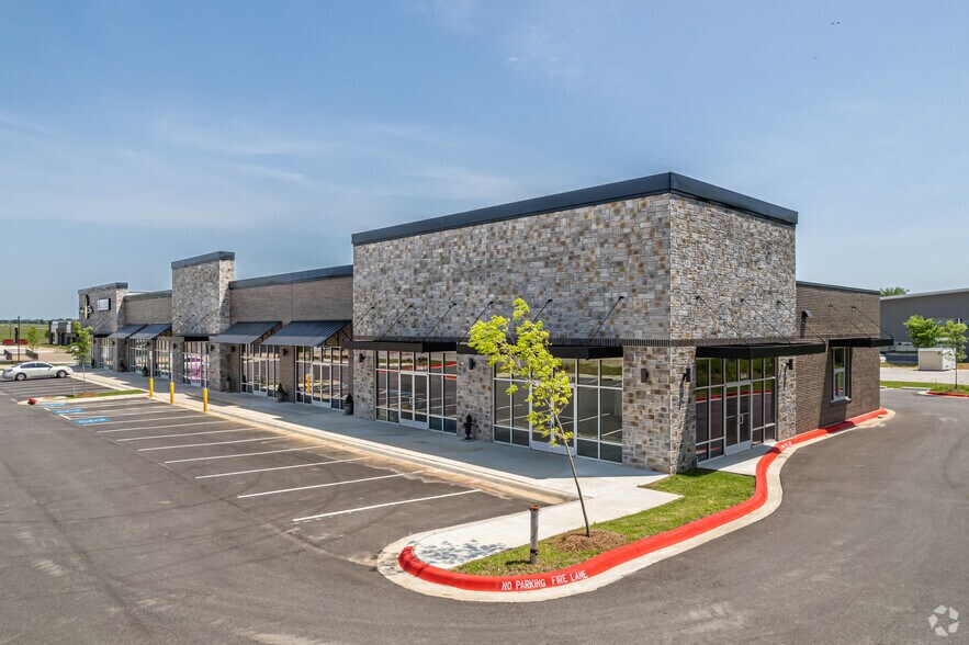 1345 Henri De Tonti, Springdale, AR à louer - Photo principale - Image 1 de 13