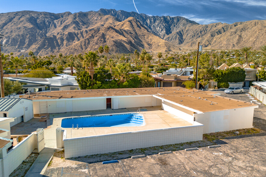 2249 N Palm Canyon Dr, Palm Springs, CA à vendre - Photo du b timent - Image 3 de 100