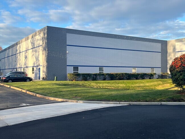 More details for 37 Farinella Dr, East Hanover, NJ - Industrial for Sale