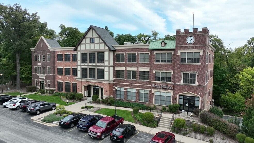 20635 Abbey Woods Ct N, Frankfort, IL à louer - Vidéo sur l’inscription commerciale - Image 2 de 20