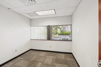 5300 Broken Sound Blvd NW, Boca Raton, FL for lease Interior Photo- Image 2 of 4