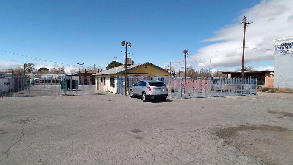 43857-43865 Sierra Hwy, Lancaster, CA for sale - Building Photo - Image 3 of 5