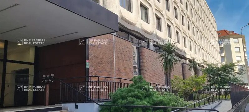 Office in Lyon for lease - Building Photo - Image 2 of 23