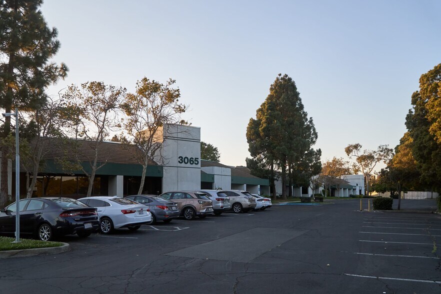 3033-3095 Richmond Pky, Richmond, CA à louer - Photo du bâtiment - Image 3 de 16