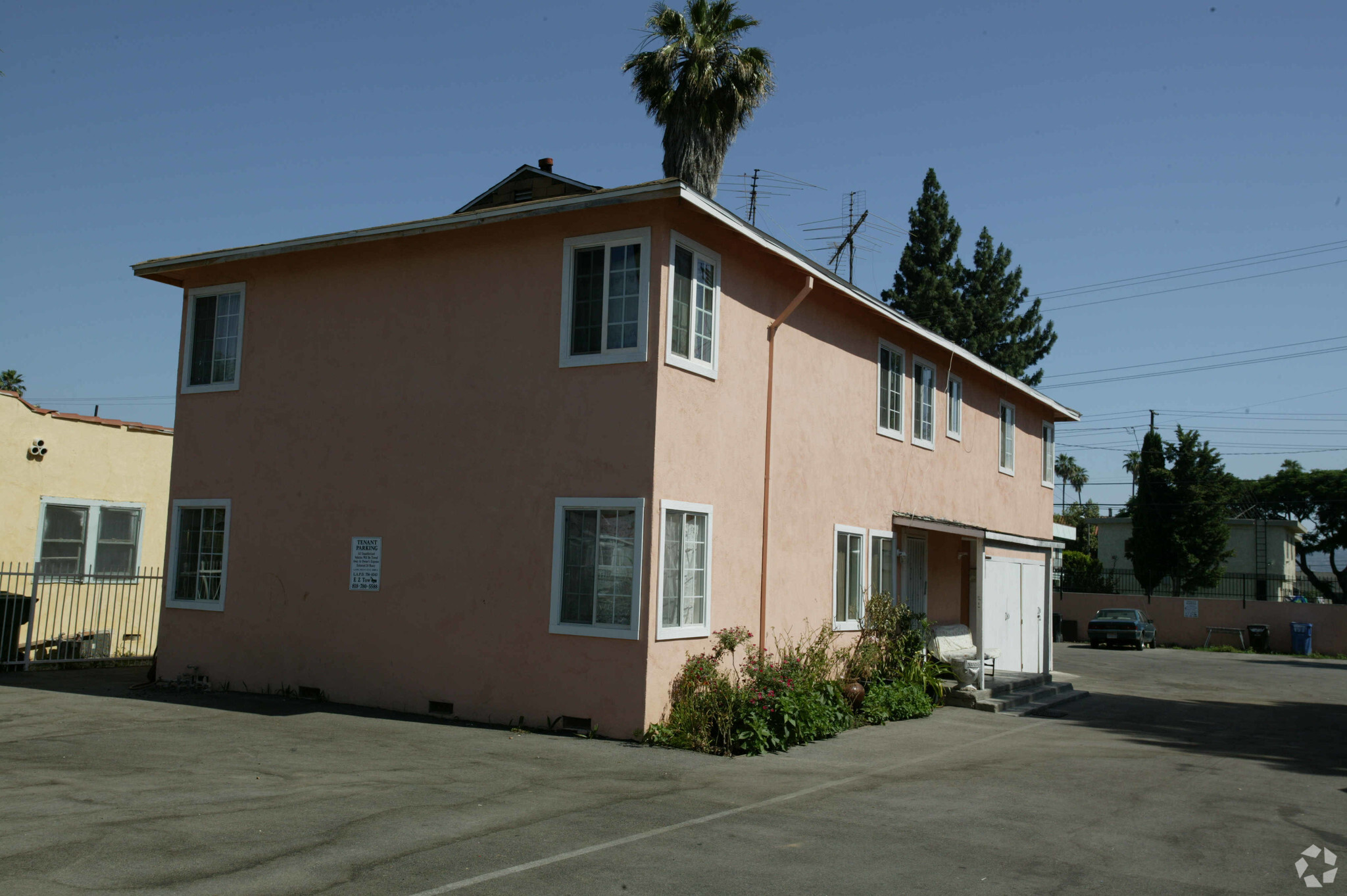 14752 Erwin St, Van Nuys, CA for sale Primary Photo- Image 1 of 3