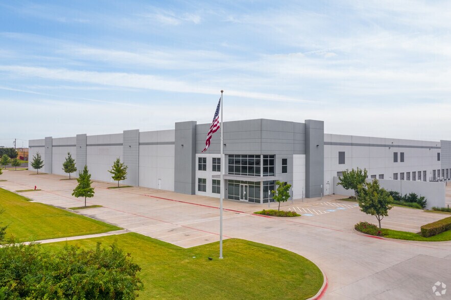 3800 N Interstate 45, Wilmer, TX à louer - Photo du bâtiment - Image 2 de 4