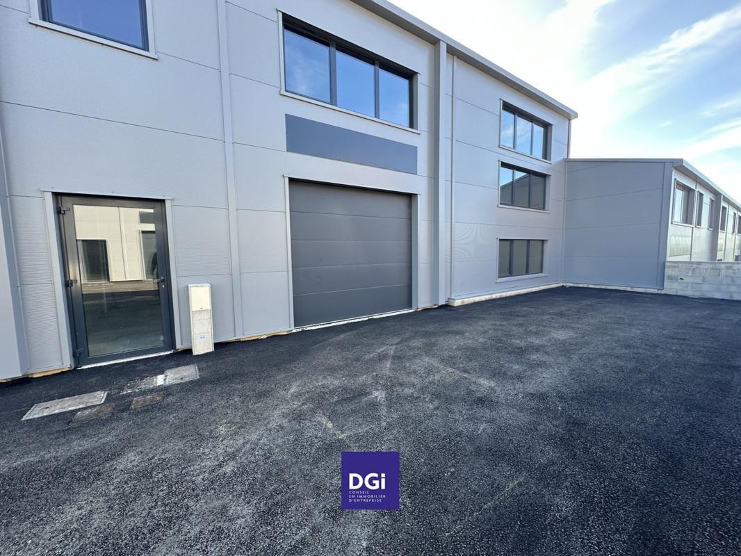 Flex in Nîmes for lease Building Photo- Image 1 of 7