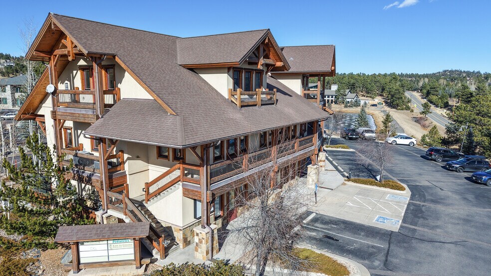31955 Castle Ct, Evergreen, CO à louer - Photo du bâtiment - Image 3 de 21